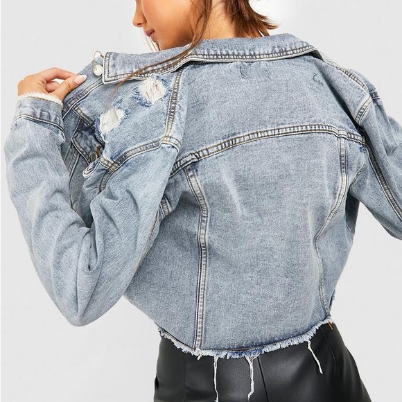 Hollister | Distressed Cropped Denim Jacket in Light Wash Size Medium - Picture 2 of 6